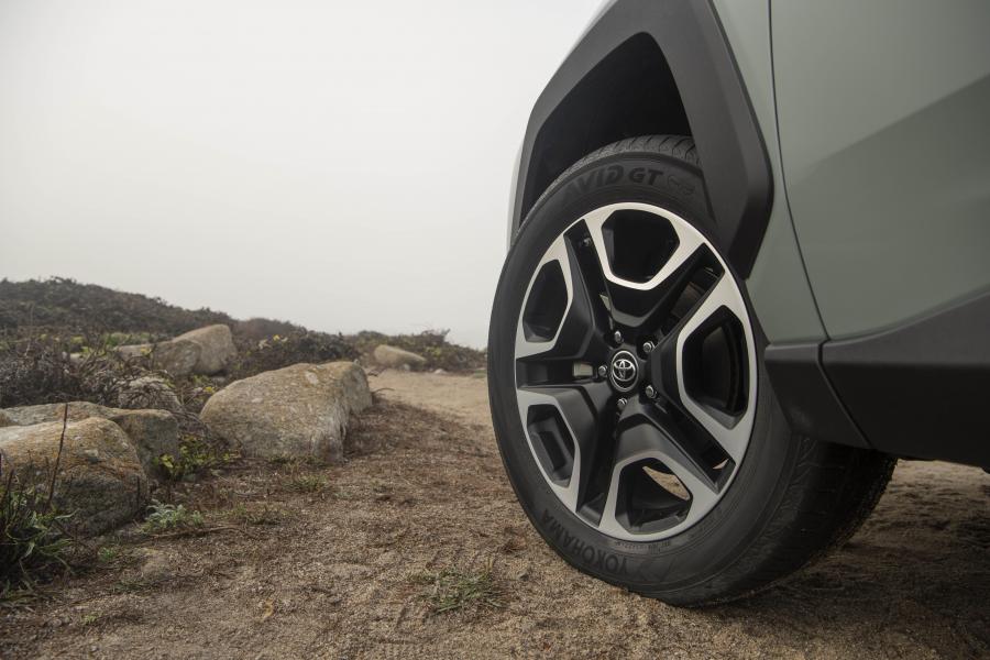 Колеса Toyota RAV4 Adventure 2018 года  (NA) (фото 22 из 196)